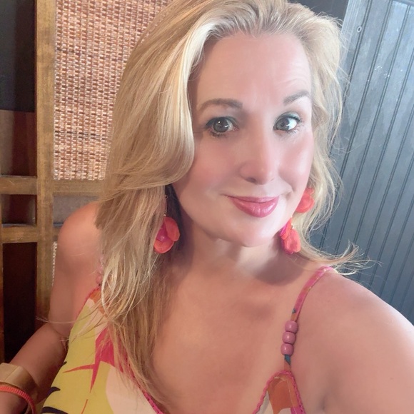 Meet your Posher, Krista - Picture 1 of 1